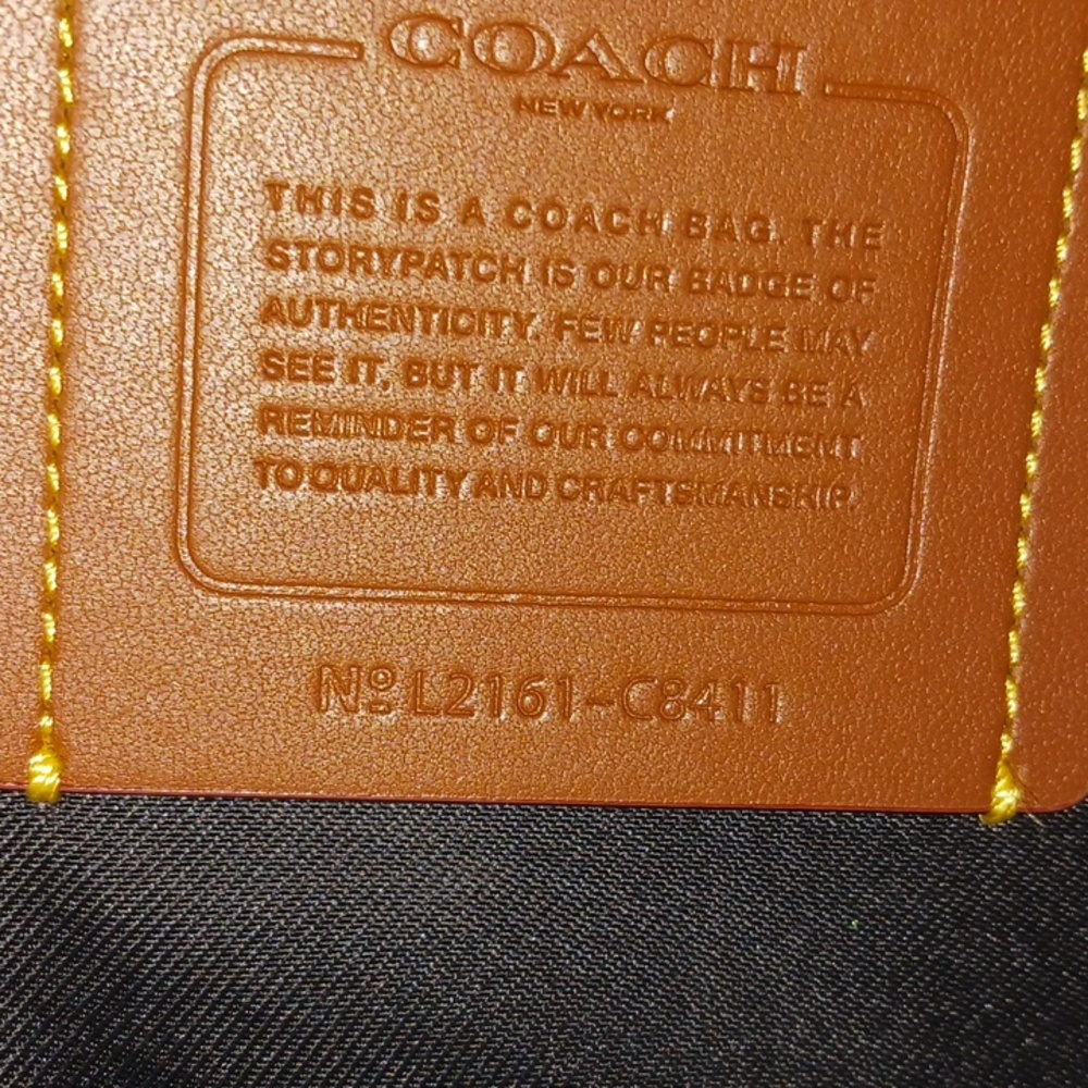 COACH Leather Gotham Ji/Black Duffle - Picture 2 of 3